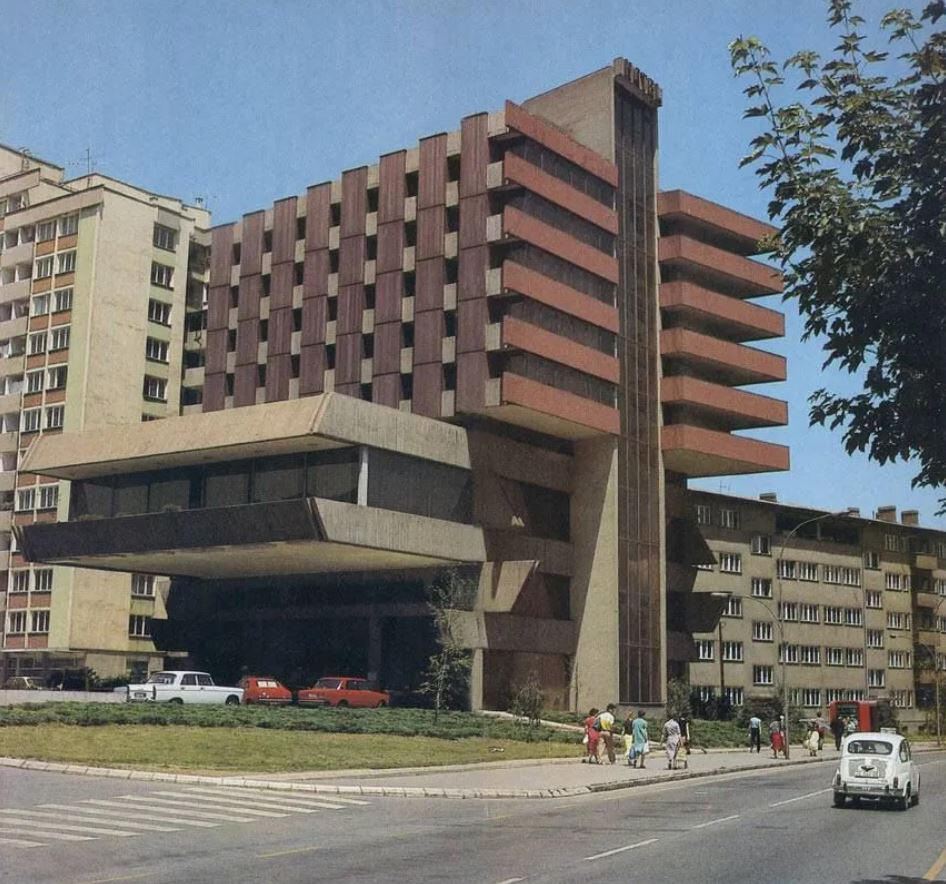Izvor: One Building, One Million Stories: Zenica’s Hotel Internacional – Transitions